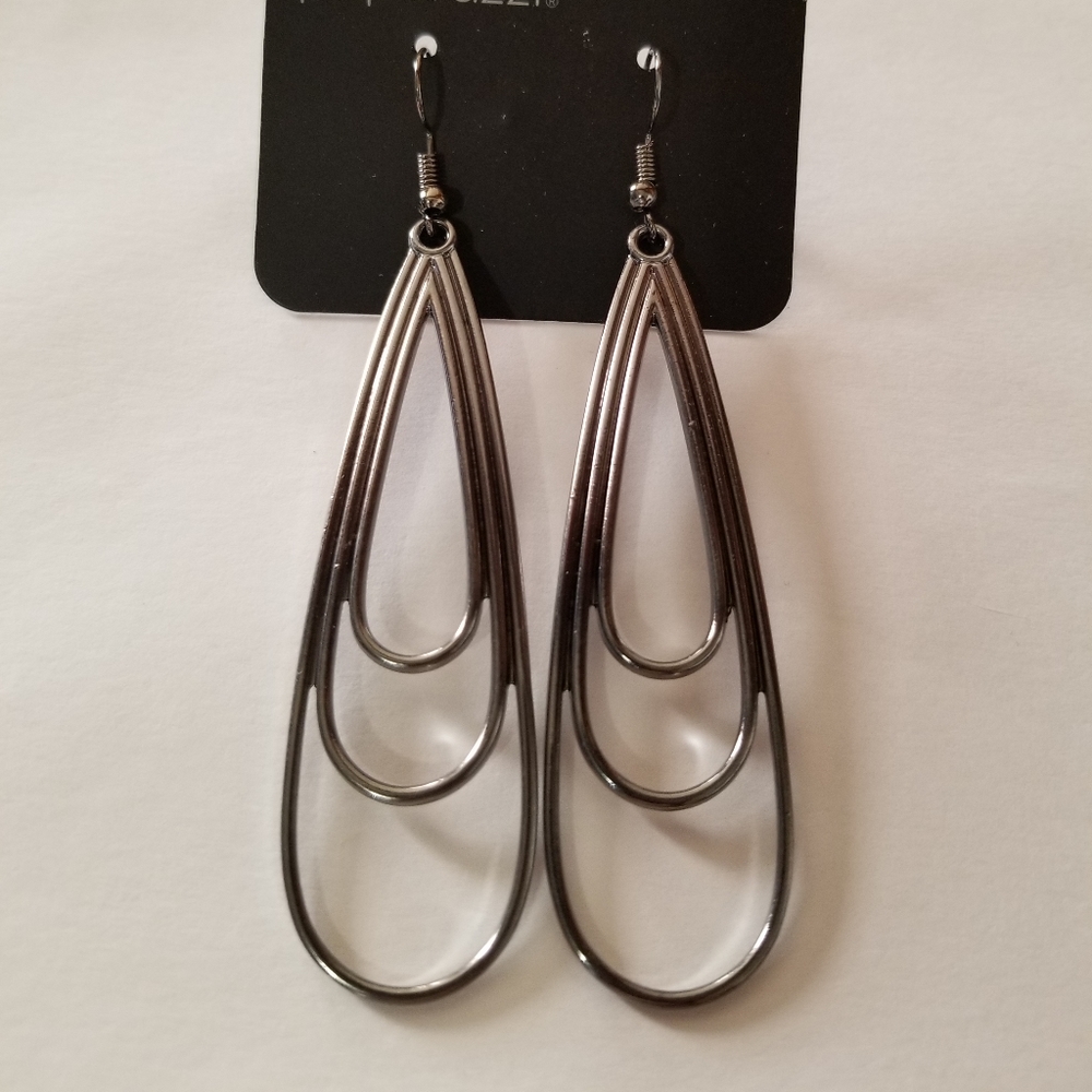 Gunmetal paparazzi earrings
